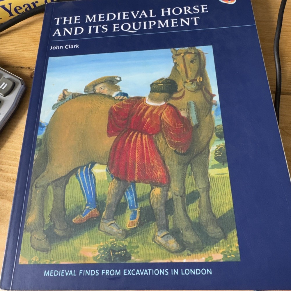 The Medieval Household: Daily Living c.1150-c.1450 by Geoff Egan (Hardcover)