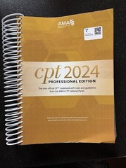 CPT Professional 2024 by American Medical Association (2023, Trade Paperback)
