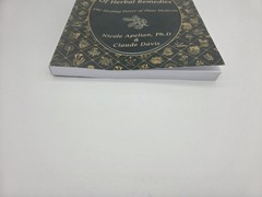 Paperback; The Lost Book of Herbal Remedies; Nicole Apelian & Claude Davis A16