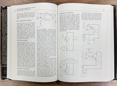 Set: Art of Electronics Text and Laboratory Manual by Horowitz, Hill, & Robinson