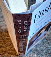 Unshrunk : A Story of Psychiatric Treatment Resistance by Laura Delano 2025 Hbk