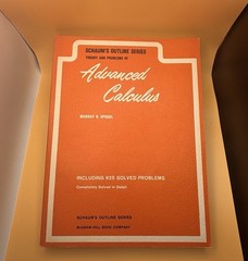 Schaum’s Outline Advanced Calculus by Murray R. Spiegel McGraw-Hill Paperback