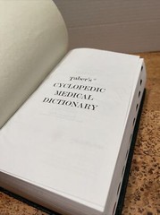 Taber’s Cyclopedic Medical Dictionary : Thumb-Indexed Version by Donald Venes…