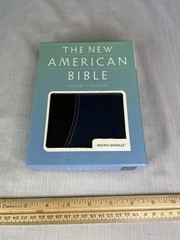 New American Bible Compact Edition Leatherette Black/Blue Oxford – **Very Good**