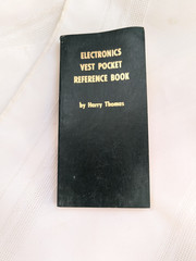 Lot 2 Electronic Pocket Book & Vest Reference Book Metzger & Thomas 1982 1969