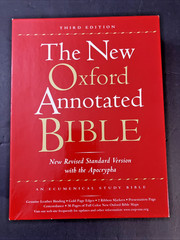 New Oxford Annotated Bible with the Apocrypha, NRSV. 3rd Edition. Leather. 9714A